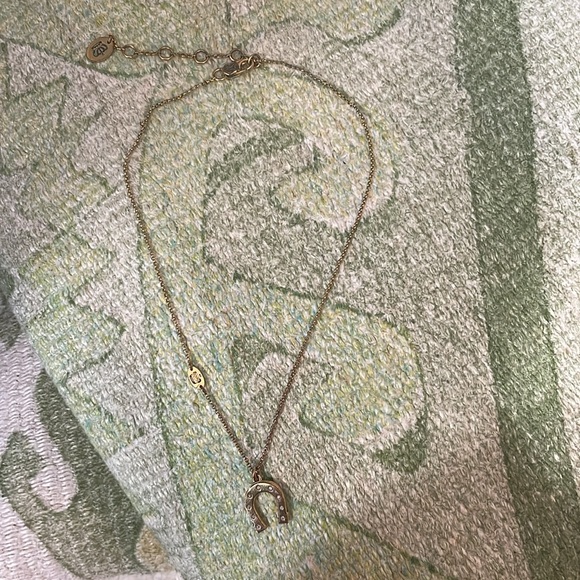 Vintage y2k Juicy Couture gold horseshoe necklace adjustable 16”-18” 2000s - Picture 5 of 5